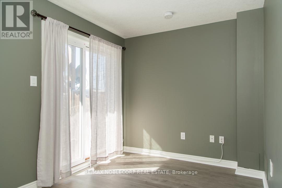 30 - 25 Viking Drive, Hamilton, Ontario  L0R 1C0 - Photo 2 - X8215684