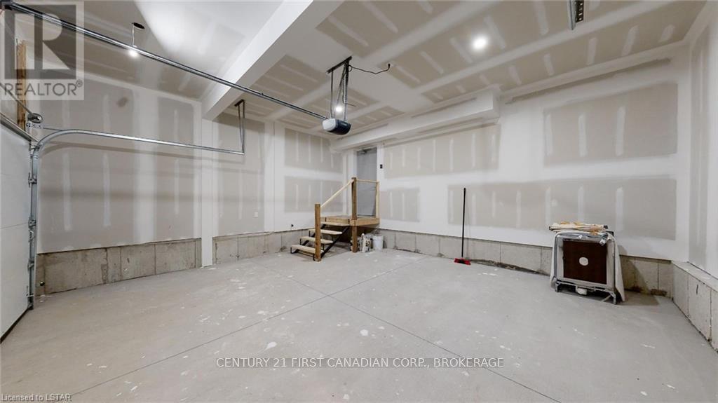 103 Dufferin Avenue Ave, Central Elgin, Ontario  N0L 1B0 - Photo 37 - X8215858