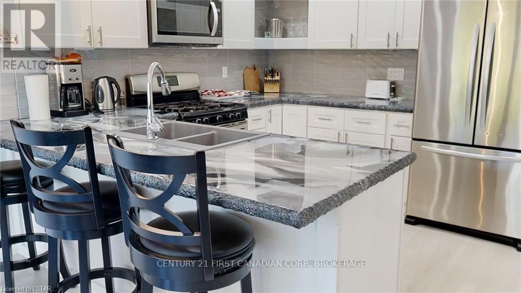 103 Dufferin Avenue Ave, Central Elgin, Ontario  N0L 1B0 - Photo 7 - X8215858