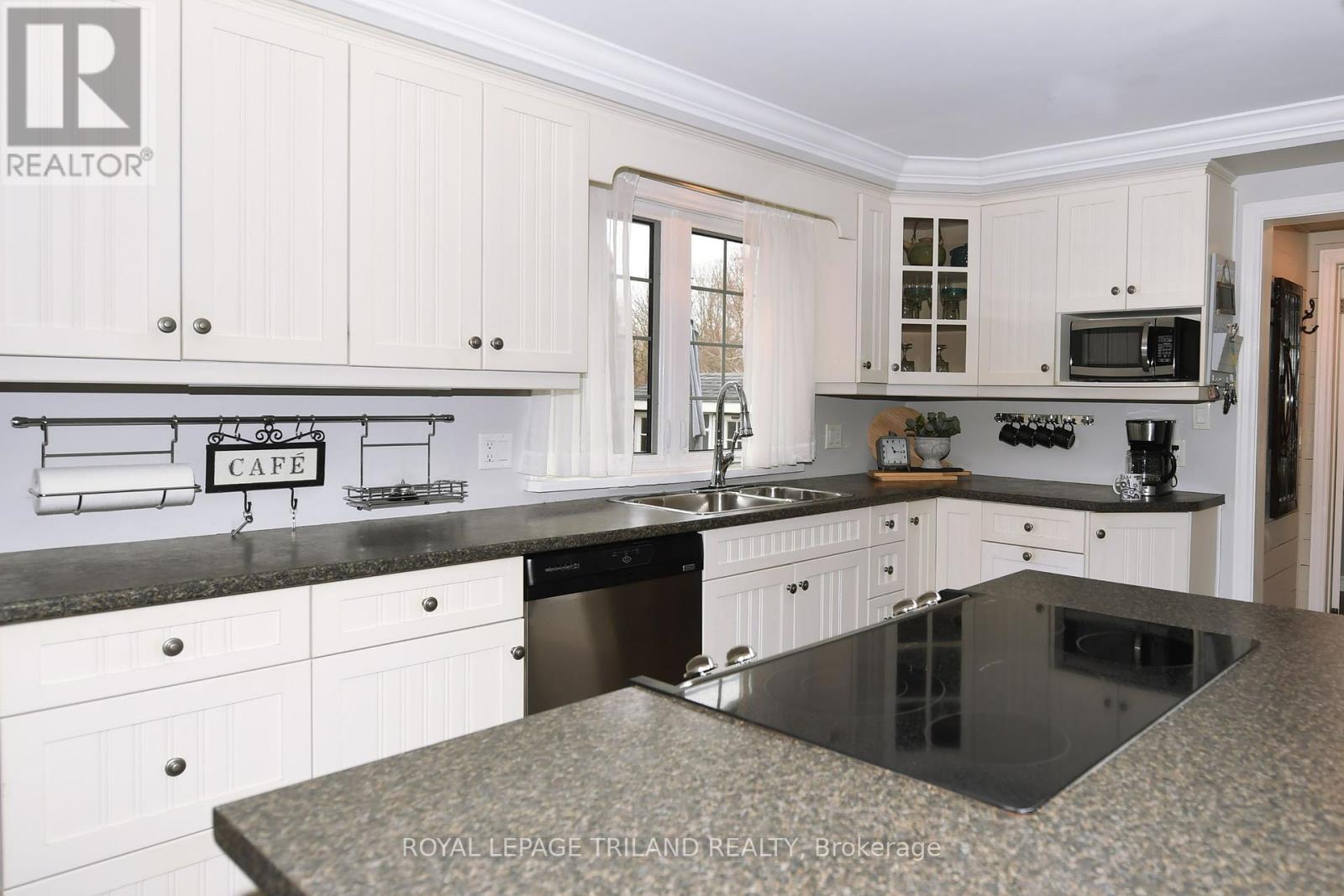 22182 Douglas Line, West Elgin, Ontario  N0L 2C0 - Photo 11 - X8215964