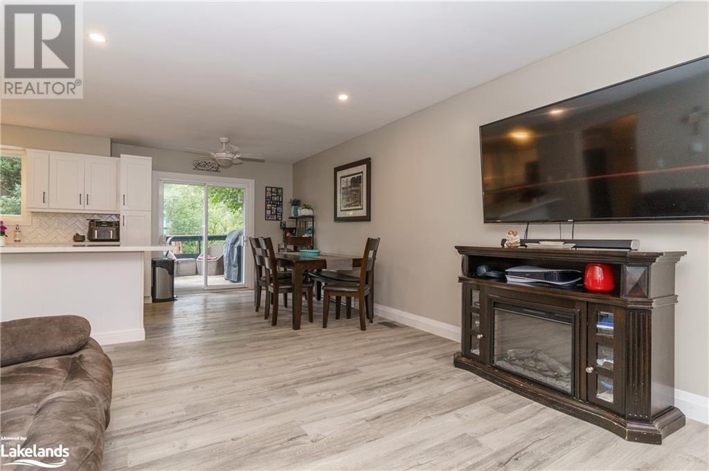 332 Forest Glen Road, Huntsville, Ontario  P1H 1R8 - Photo 2 - 40568561