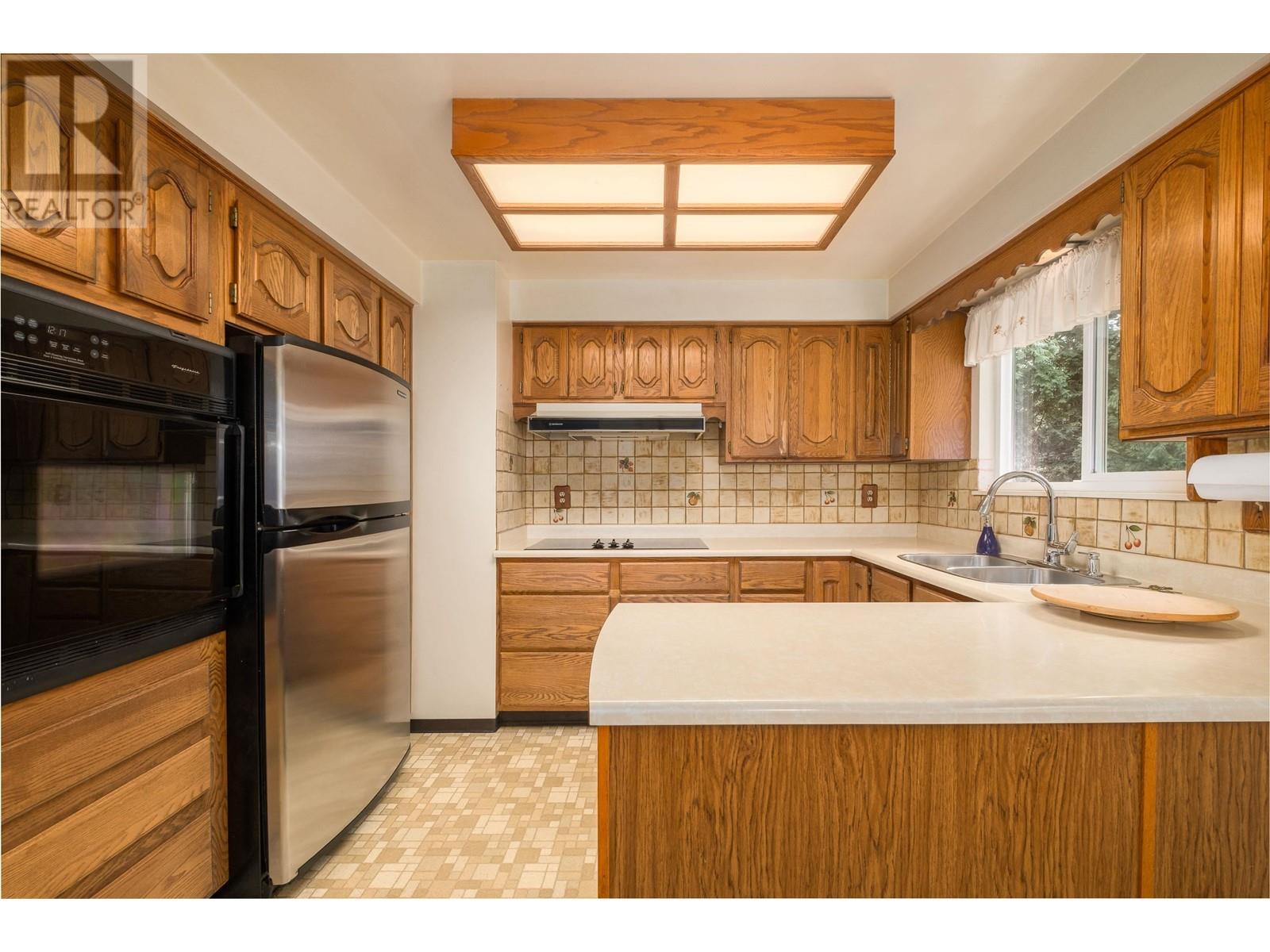 1369 Evelyn Street, North Vancouver, British Columbia  V7K 1T6 - Photo 10 - R2868265