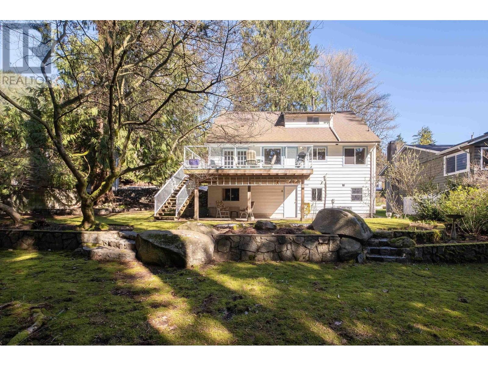 1369 Evelyn Street, North Vancouver, British Columbia  V7K 1T6 - Photo 2 - R2868265