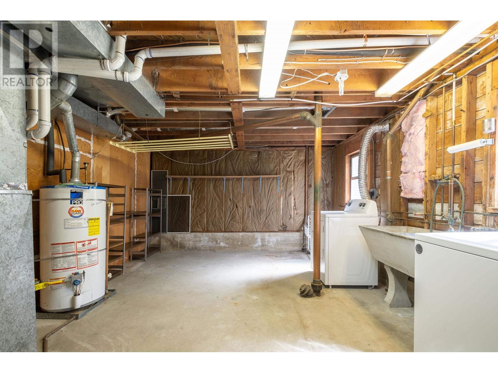 1369 Evelyn Street, North Vancouver, British Columbia  V7K 1T6 - Photo 32 - R2868265
