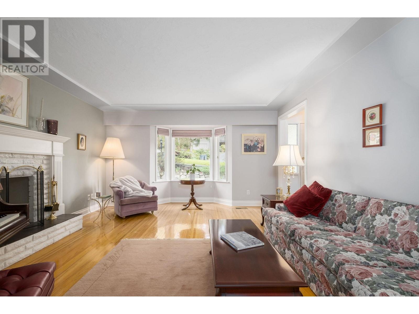 1369 Evelyn Street, North Vancouver, British Columbia  V7K 1T6 - Photo 5 - R2868265