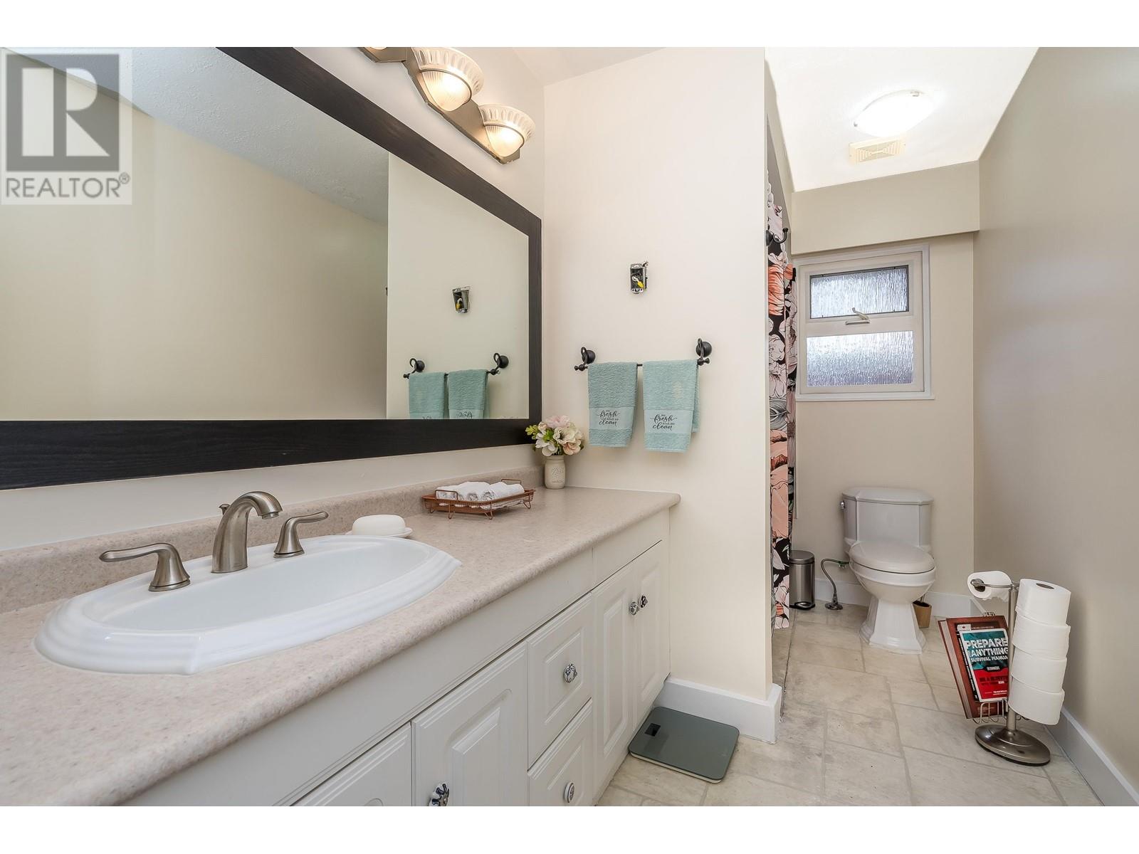 21950 Wicklow Way, Maple Ridge, British Columbia  V2X 7W4 - Photo 22 - R2868270
