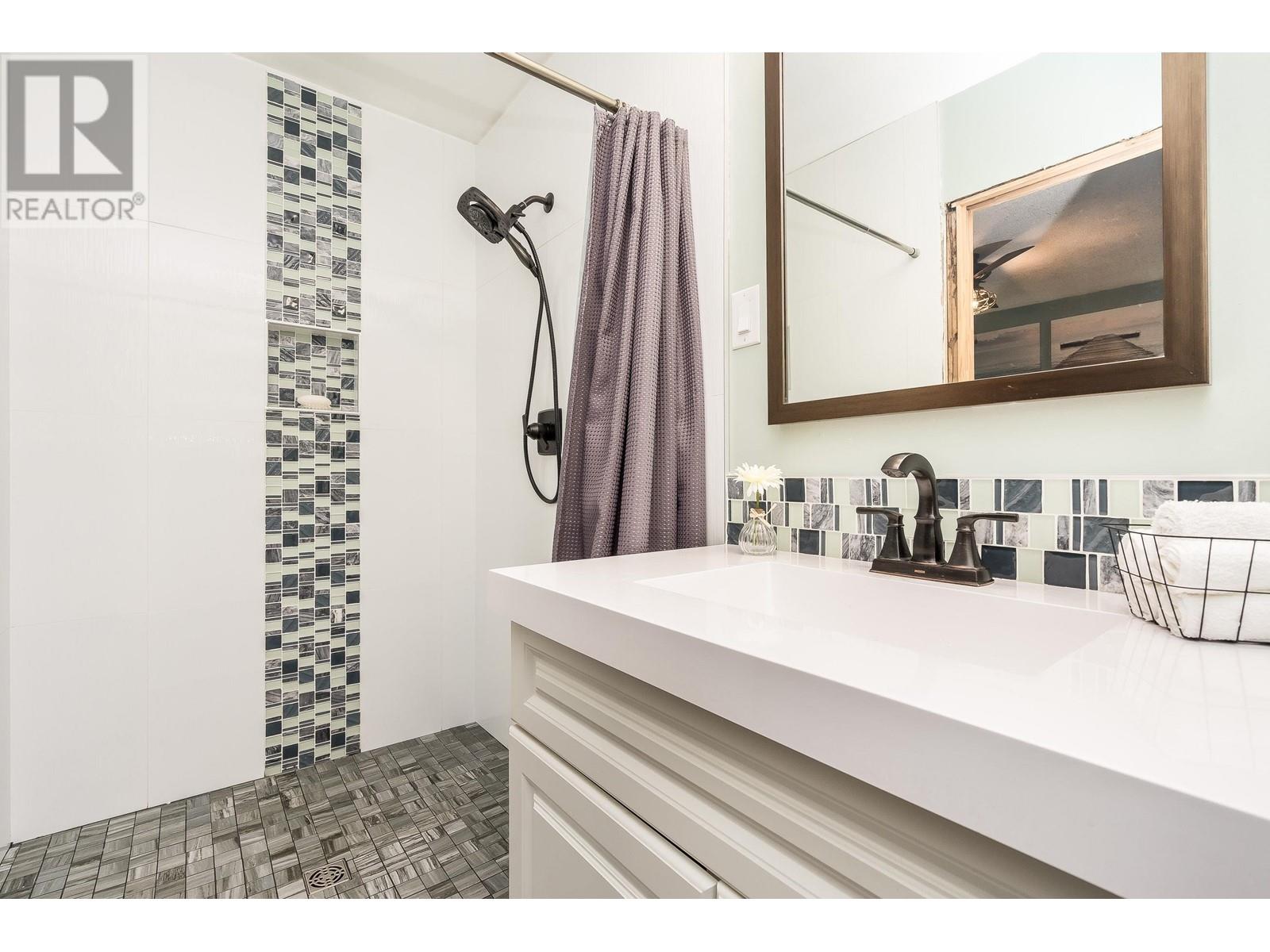 21950 Wicklow Way, Maple Ridge, British Columbia  V2X 7W4 - Photo 27 - R2868270