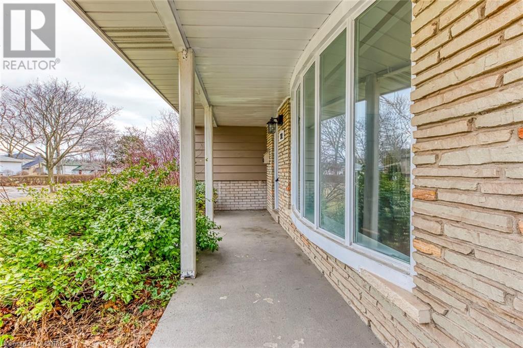 332 Melores Drive, Burlington, Ontario  L7L 4T8 - Photo 3 - 40568018