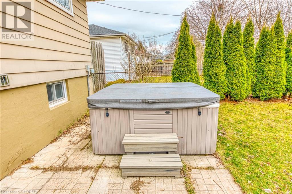 332 Melores Drive, Burlington, Ontario  L7L 4T8 - Photo 34 - 40568018