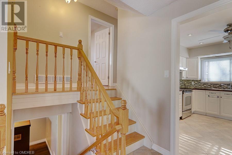 332 Melores Drive, Burlington, Ontario  L7L 4T8 - Photo 7 - 40568018
