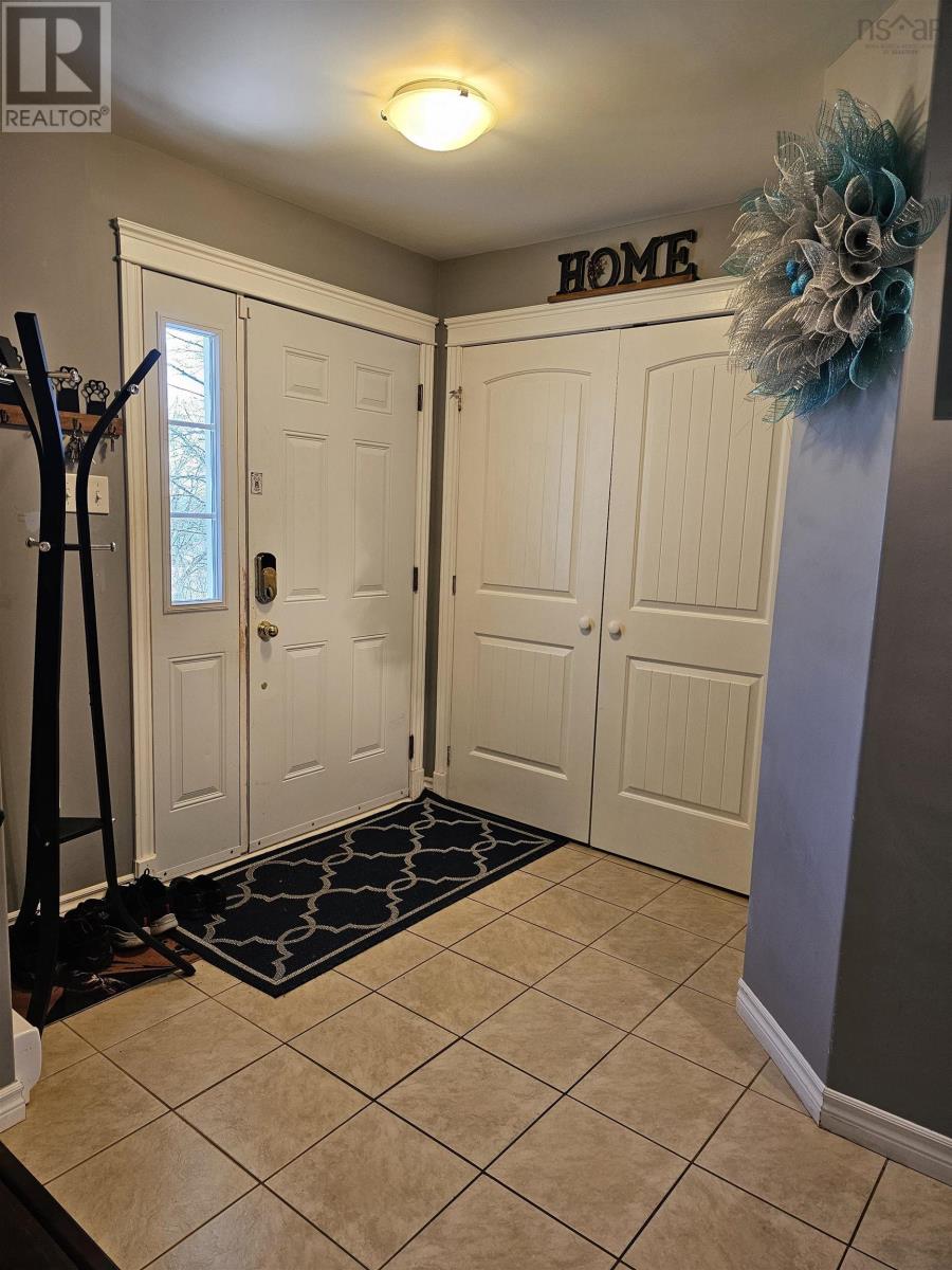 142 Cobequid Road, Lower Sackville, Nova Scotia  B4C 2N3 - Photo 2 - 202406581