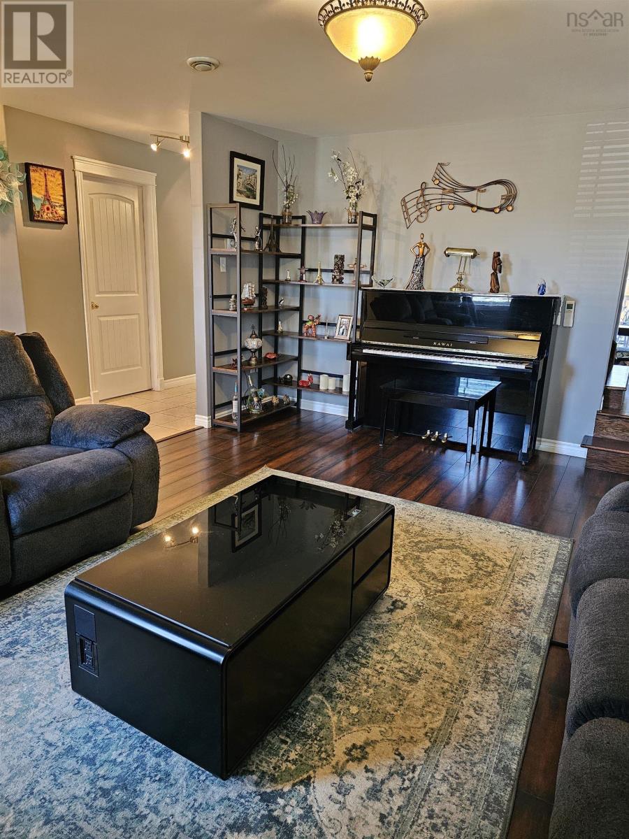 142 Cobequid Road, Lower Sackville, Nova Scotia  B4C 2N3 - Photo 6 - 202406581