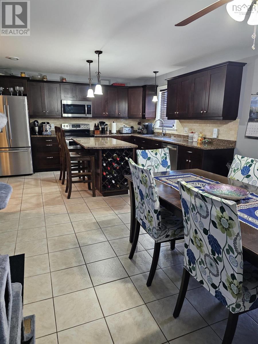 142 Cobequid Road, Lower Sackville, Nova Scotia  B4C 2N3 - Photo 9 - 202406581