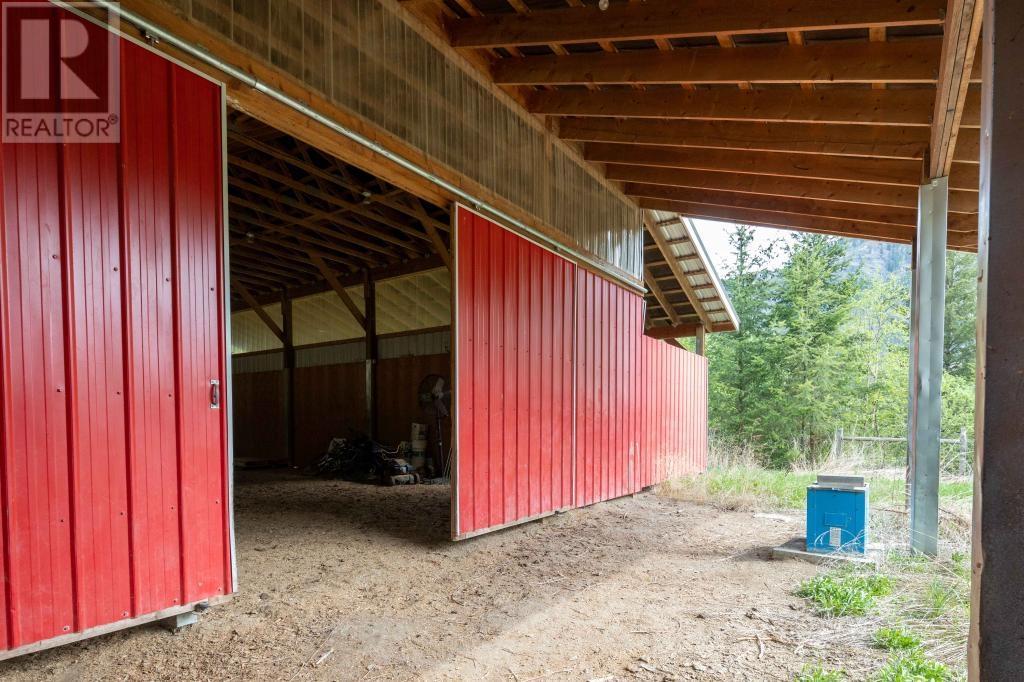 1125 Ptarmigan Rd, Chase, British Columbia  V0E 1M1 - Photo 33 - 177677