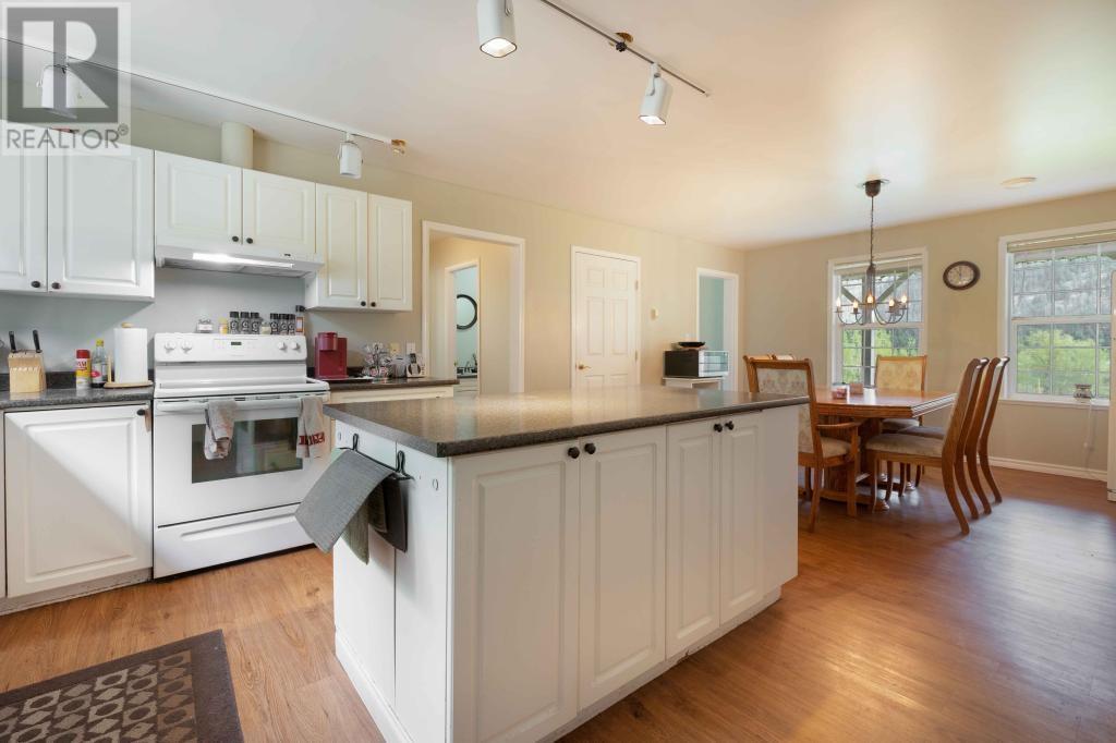 1125 Ptarmigan Rd, Chase, British Columbia  V0E 1M1 - Photo 5 - 177677