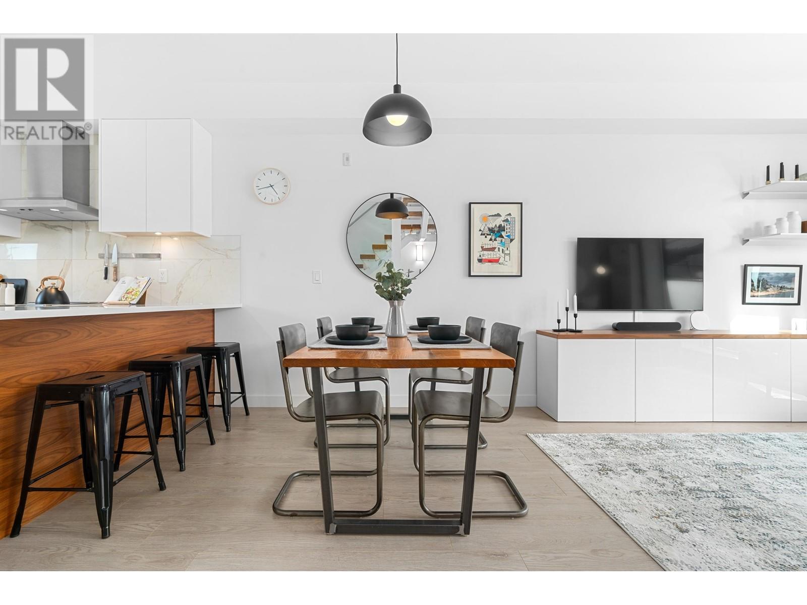 32 720 E 3rd Street, North Vancouver, British Columbia  V7L 0G7 - Photo 10 - R2868299