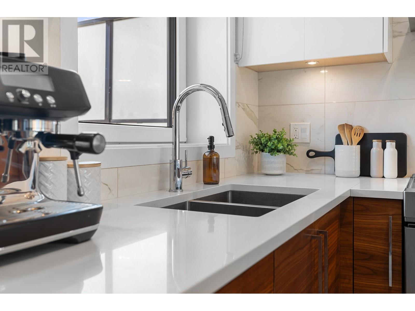 32 720 E 3rd Street, North Vancouver, British Columbia  V7L 0G7 - Photo 5 - R2868299