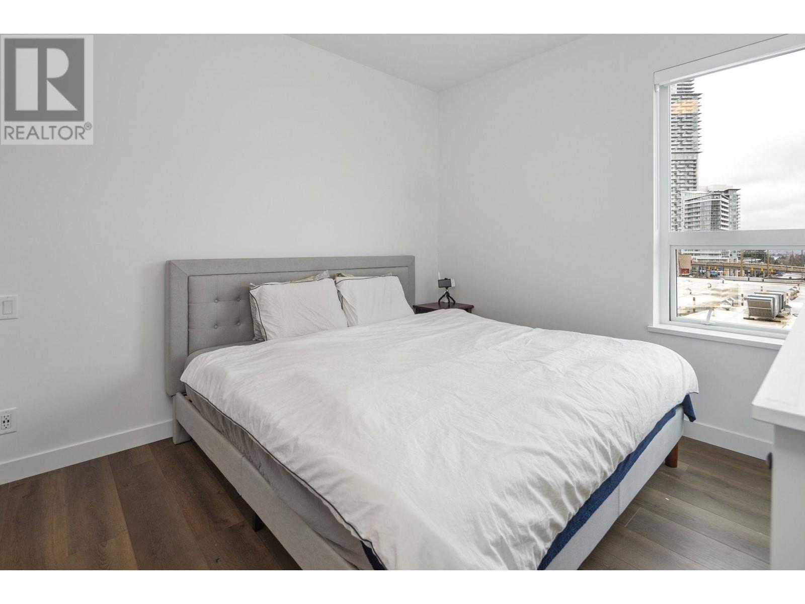 313 645 Como Lake Avenue, Coquitlam, British Columbia  V3J 0N9 - Photo 8 - R2868325