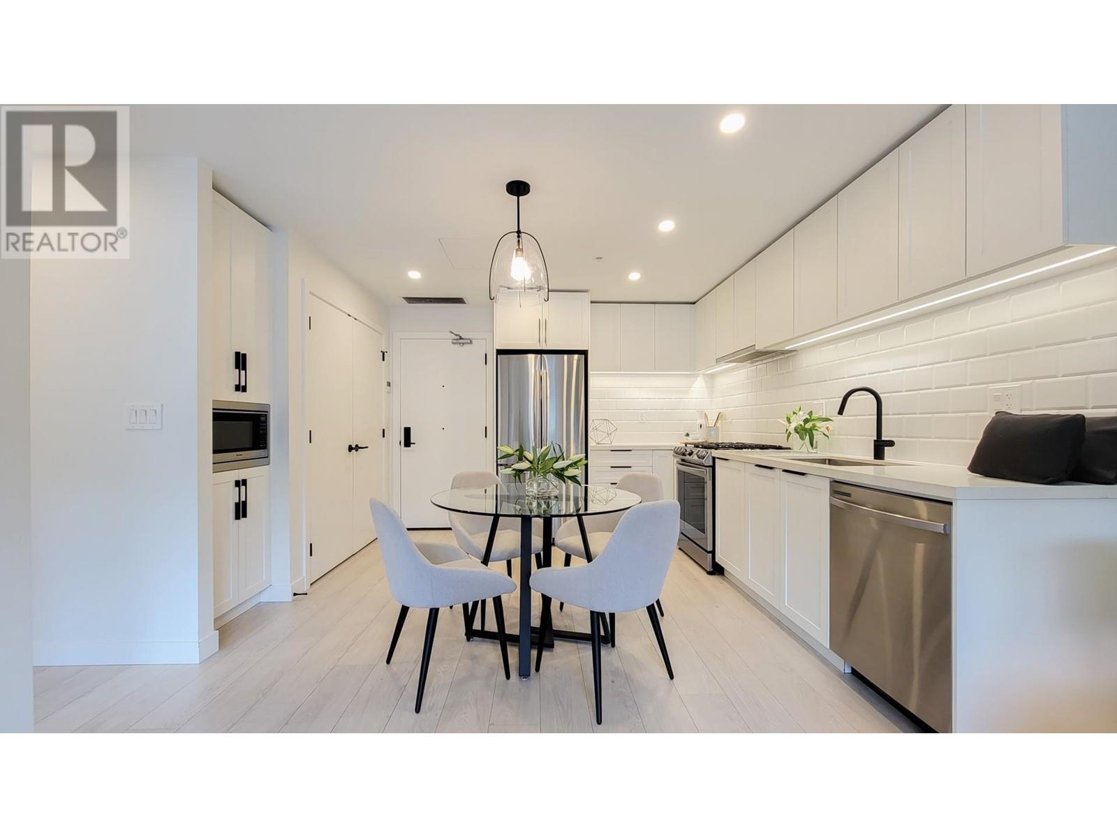 605 3018 St George Street, Port Moody, British Columbia  V3H 2H7 - Photo 1 - R2868366