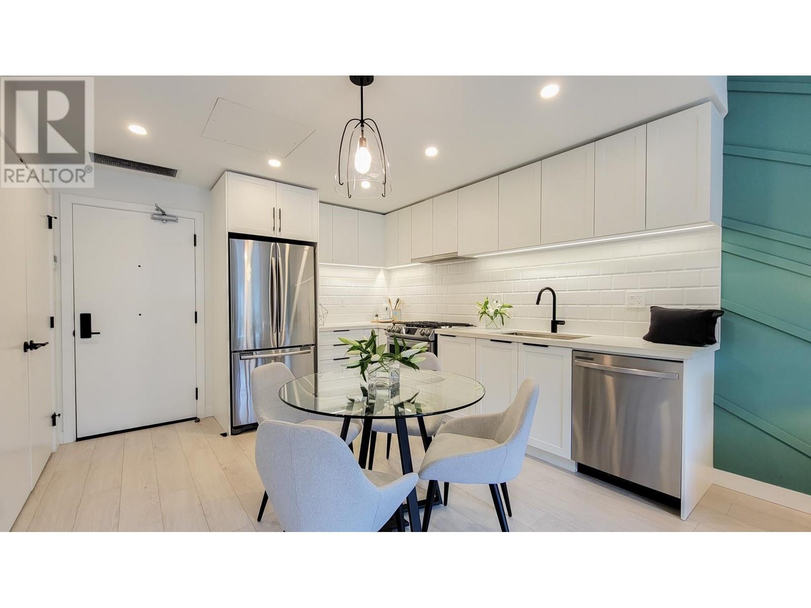 605 3018 St George Street, Port Moody, British Columbia  V3H 2H7 - Photo 2 - R2868366