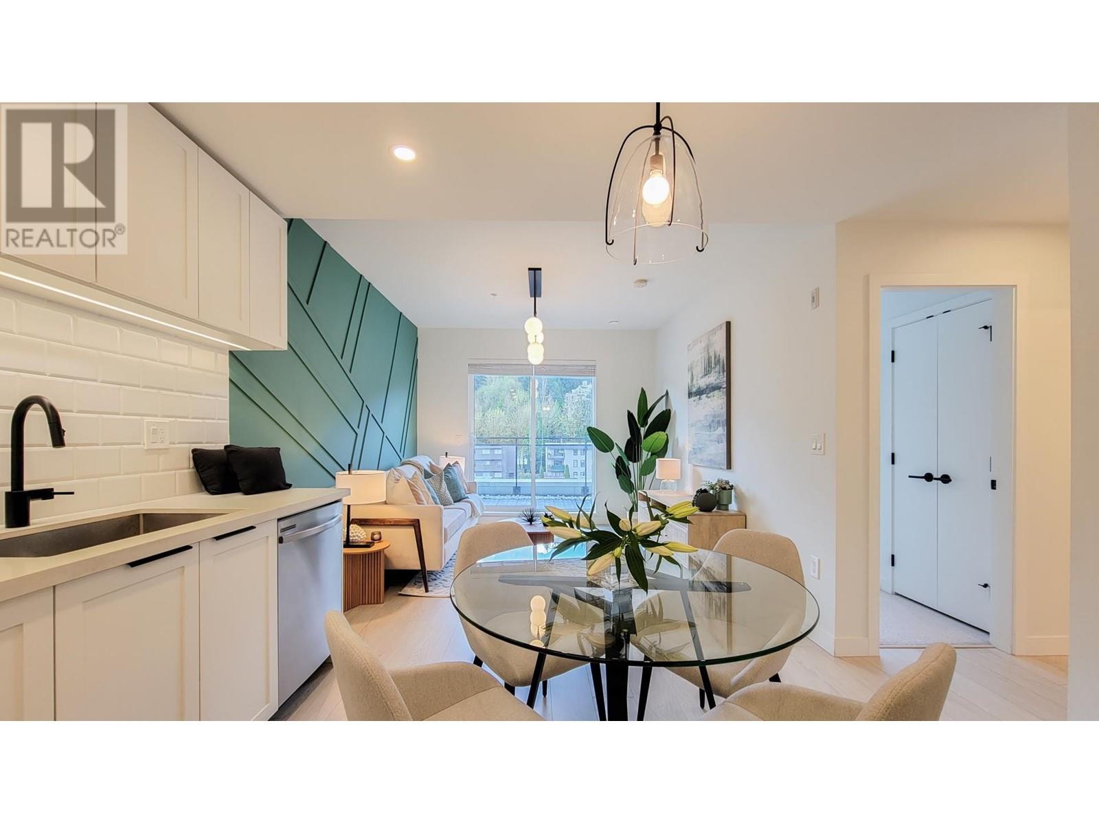 605 3018 St George Street, Port Moody, British Columbia  V3H 2H7 - Photo 5 - R2868366