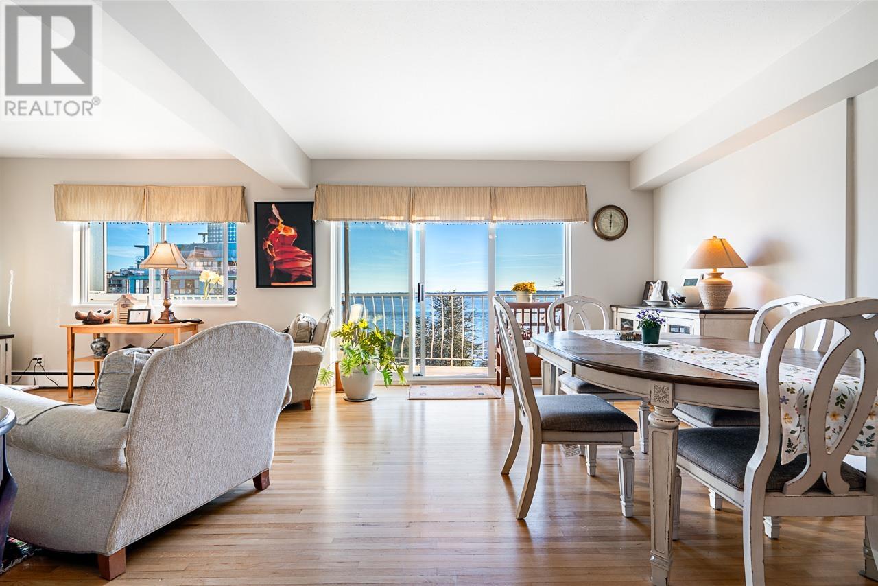 704 2187 Bellevue Avenue, West Vancouver, British Columbia  V7V 1C2 - Photo 2 - R2868367