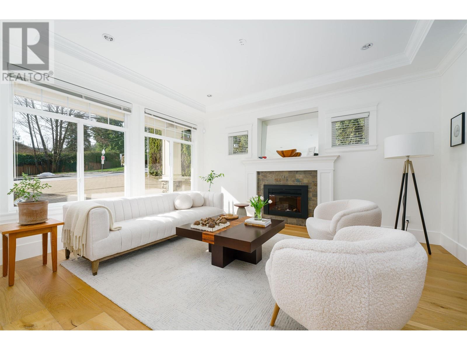 4142 Mt Seymour Parkway, North Vancouver, British Columbia  V7G 1C5 - Photo 4 - R2868293