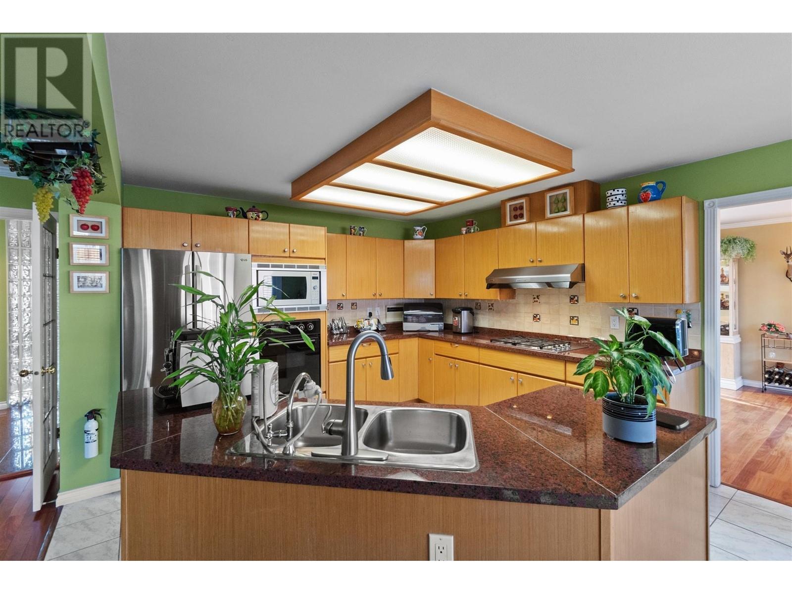 7398 Maple Street, Vancouver, British Columbia  V6P 5P7 - Photo 8 - R2868298