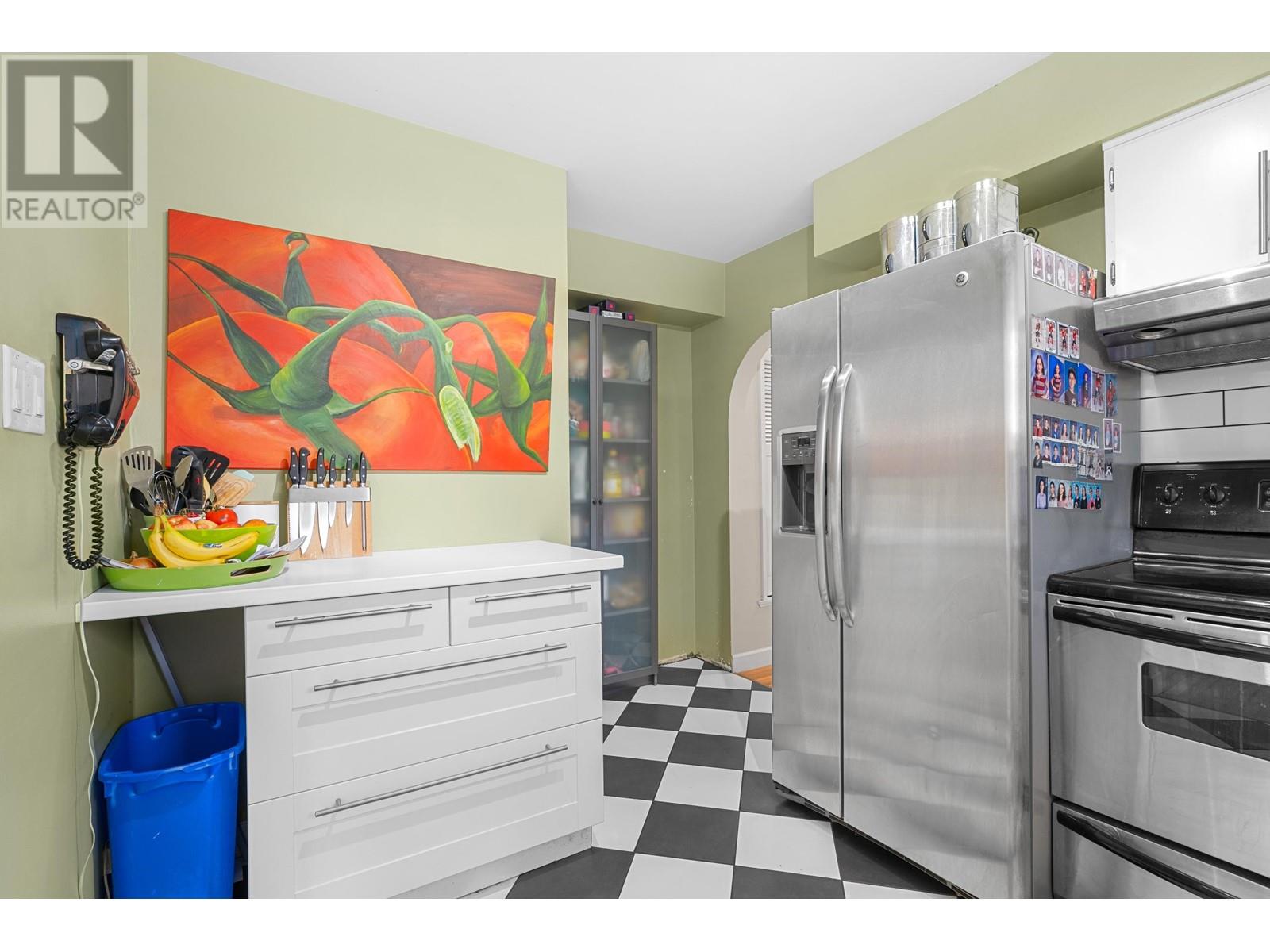 402 E 17th Street, North Vancouver, British Columbia  V7L 2W2 - Photo 12 - R2868387