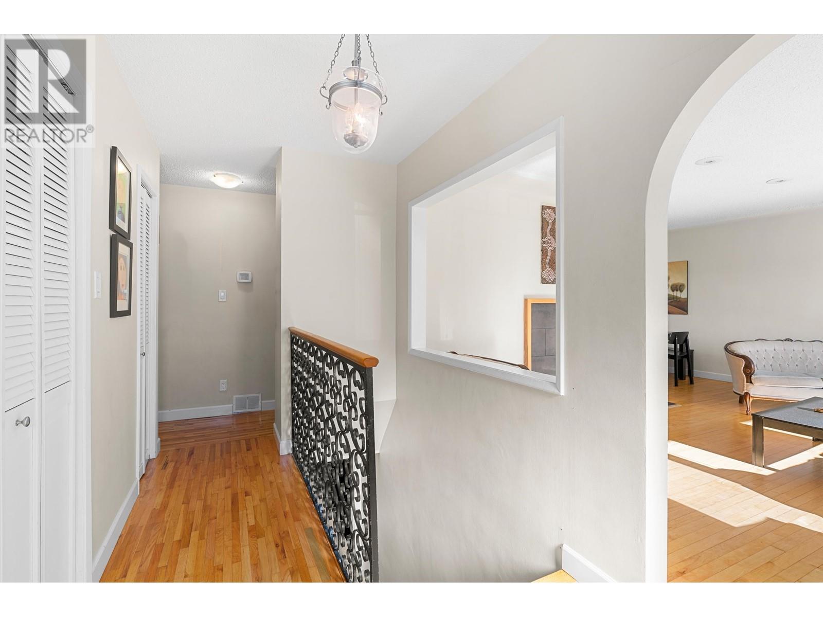 402 E 17th Street, North Vancouver, British Columbia  V7L 2W2 - Photo 16 - R2868387