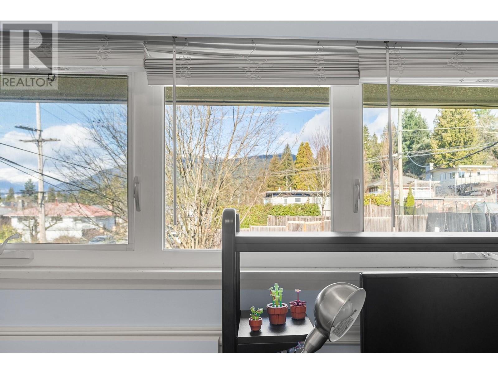 402 E 17th Street, North Vancouver, British Columbia  V7L 2W2 - Photo 19 - R2868387