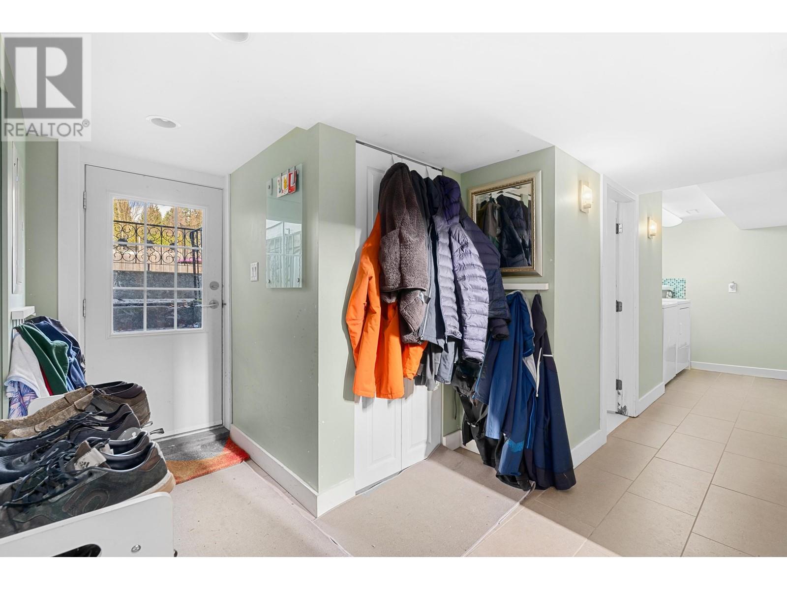 402 E 17th Street, North Vancouver, British Columbia  V7L 2W2 - Photo 23 - R2868387