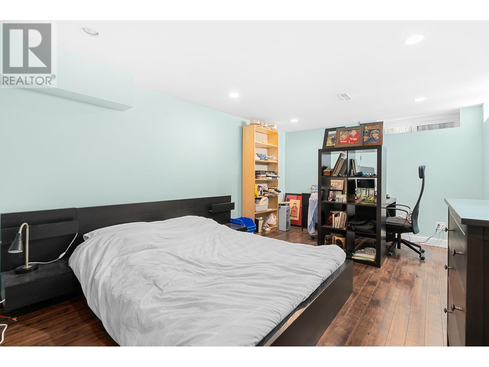 402 E 17th Street, North Vancouver, British Columbia  V7L 2W2 - Photo 24 - R2868387