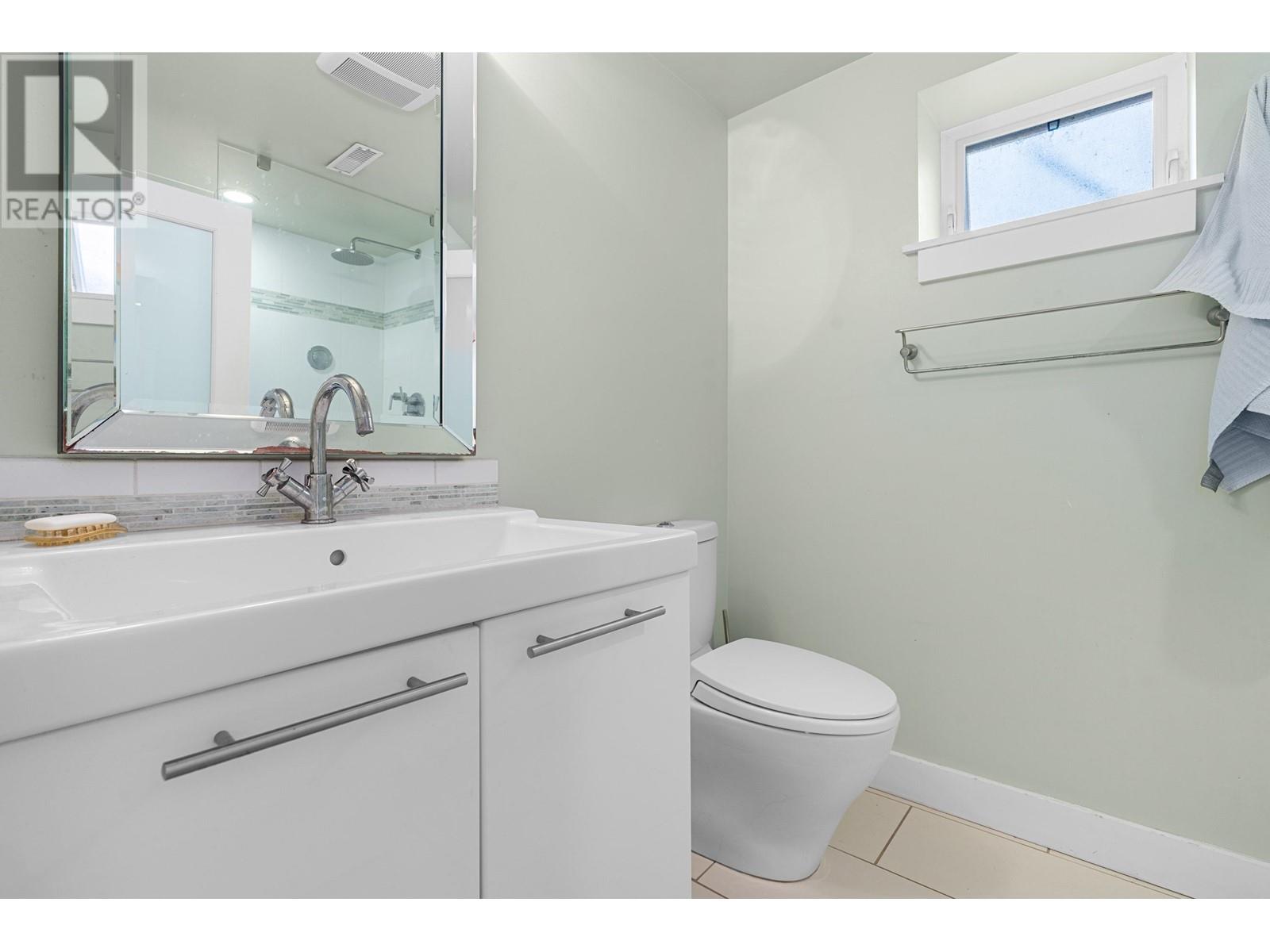 402 E 17th Street, North Vancouver, British Columbia  V7L 2W2 - Photo 27 - R2868387