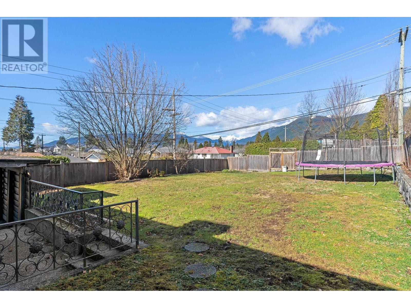 402 E 17th Street, North Vancouver, British Columbia  V7L 2W2 - Photo 32 - R2868387