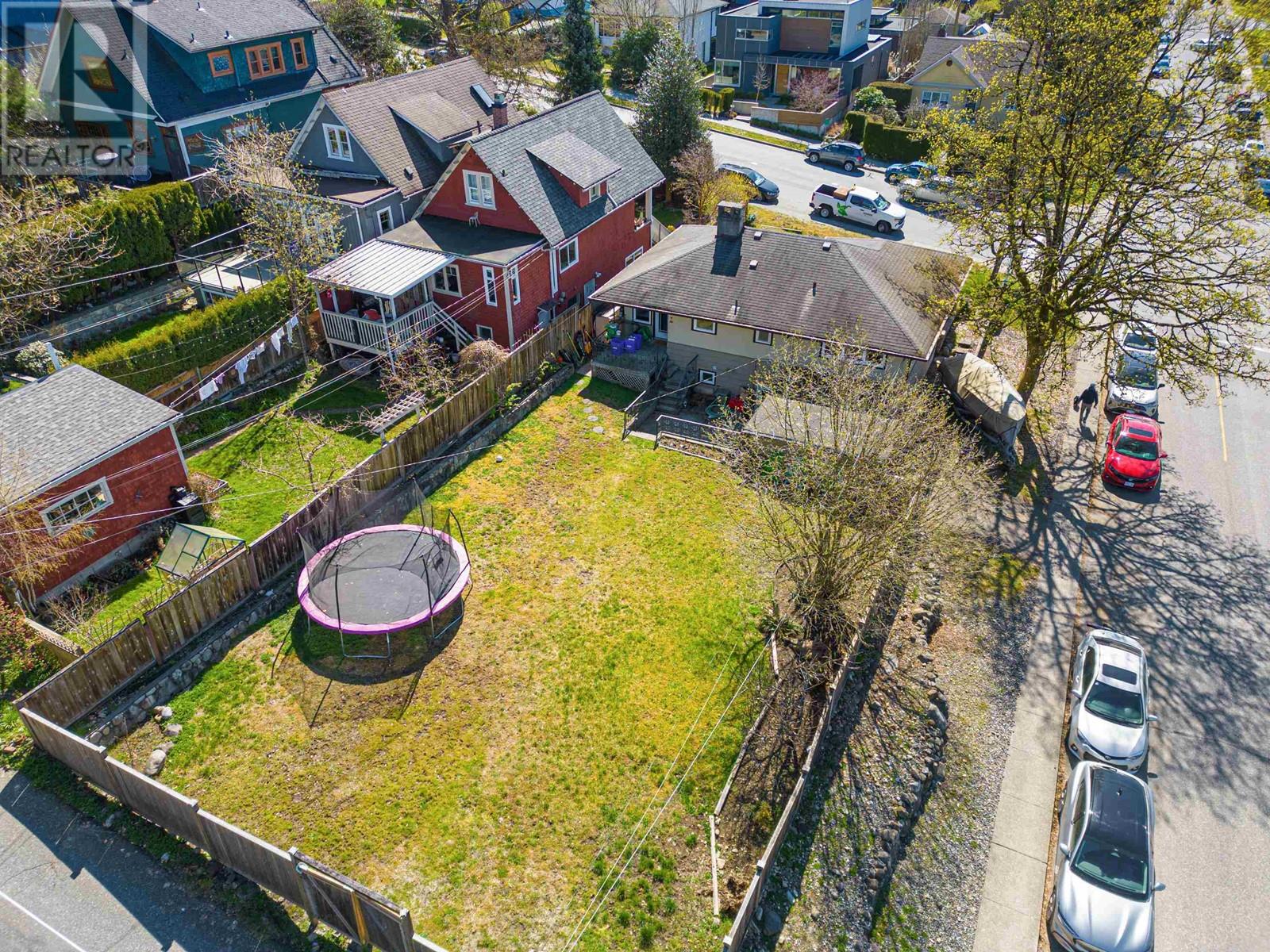 402 E 17th Street, North Vancouver, British Columbia  V7L 2W2 - Photo 34 - R2868387