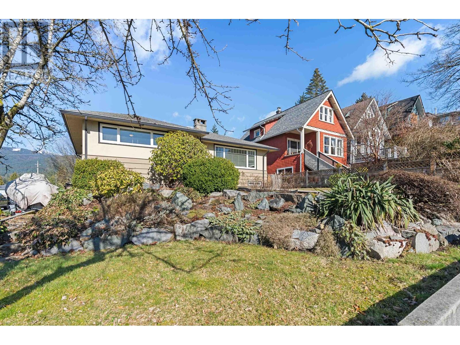402 E 17th Street, North Vancouver, British Columbia  V7L 2W2 - Photo 39 - R2868387