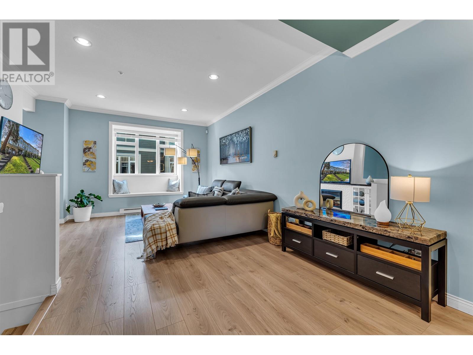 6 2039 Clarke Street, Port Moody, British Columbia  V3H 1Y3 - Photo 3 - R2868321