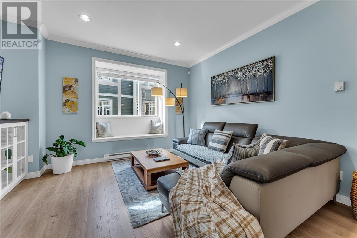6 2039 Clarke Street, Port Moody, British Columbia  V3H 1Y3 - Photo 4 - R2868321