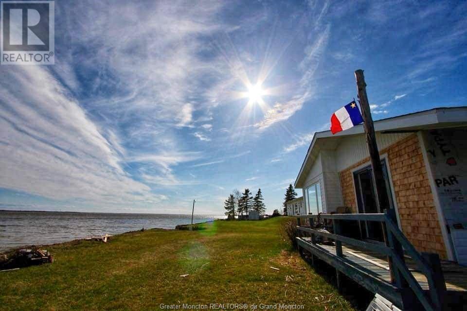 31 Du Rivage, Lamèque, New Brunswick  E8T 1L7 - Photo 2 - M158534