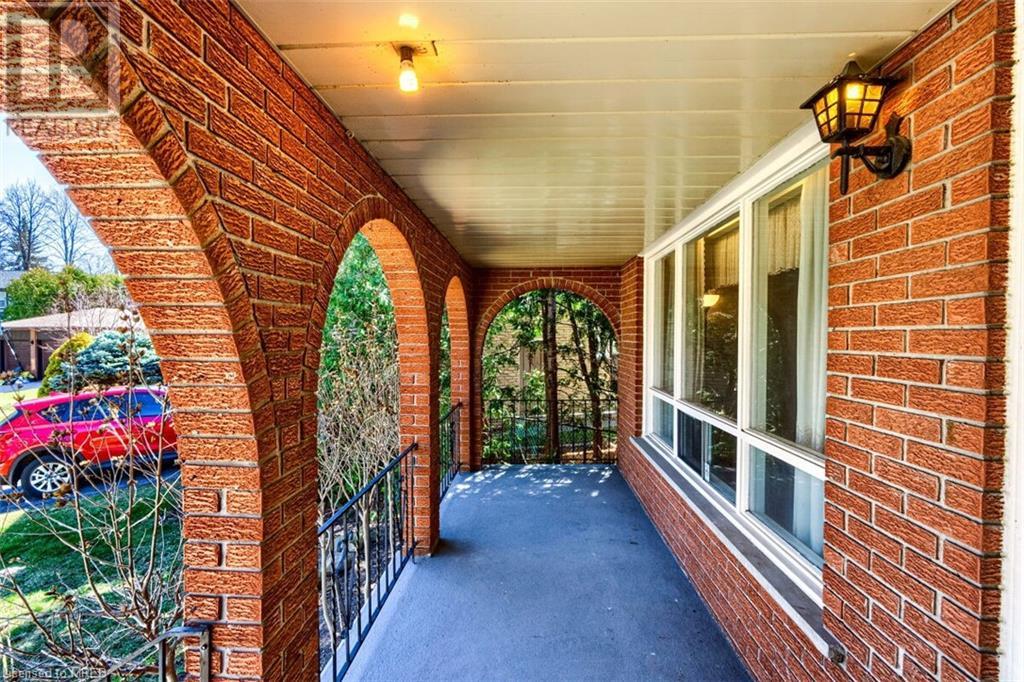 1725 Howat Crescent, Mississauga, Ontario  L5J 4G8 - Photo 2 - 40562222
