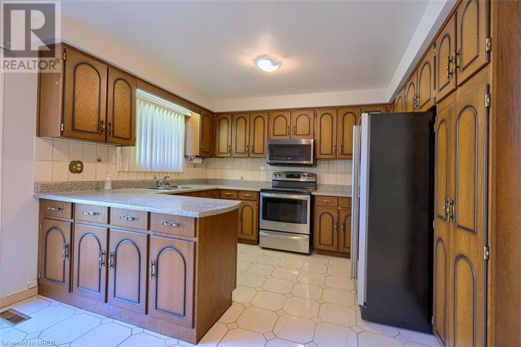 1725 Howat Crescent, Mississauga, Ontario  L5J 4G8 - Photo 14 - 40562222