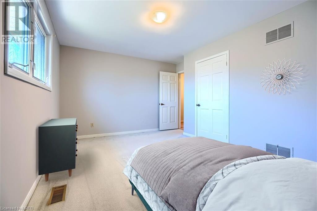 1725 Howat Crescent, Mississauga, Ontario  L5J 4G8 - Photo 18 - 40562222