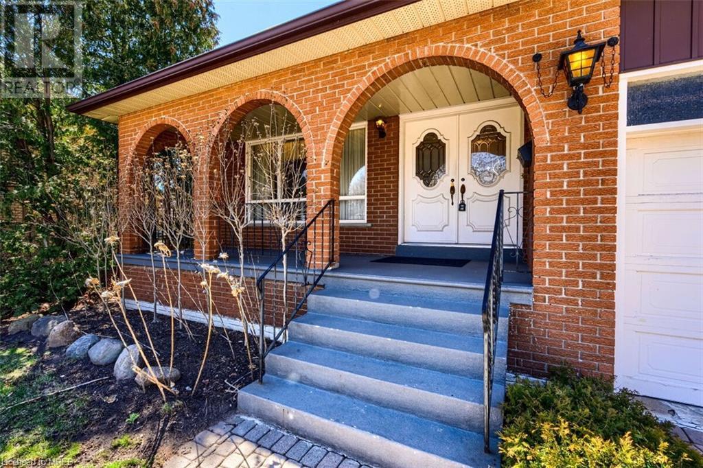 1725 Howat Crescent, Mississauga, Ontario  L5J 4G8 - Photo 3 - 40562222