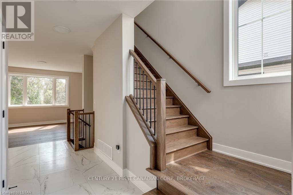 #5 -297 Whiting St, Ingersoll, Ontario  N5C 3W5 - Photo 2 - X8217134