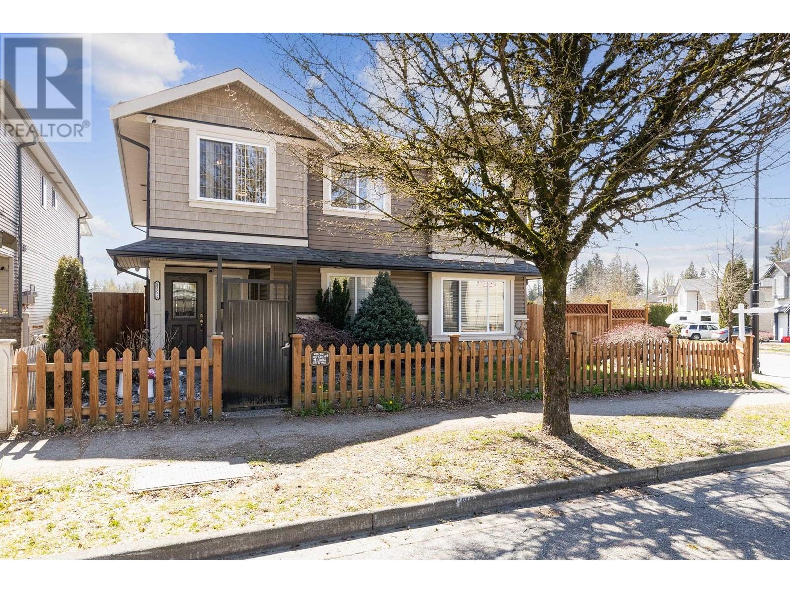 23852 118 Avenue, Maple Ridge, British Columbia  V4R 1Y9 - Photo 1 - R2868456