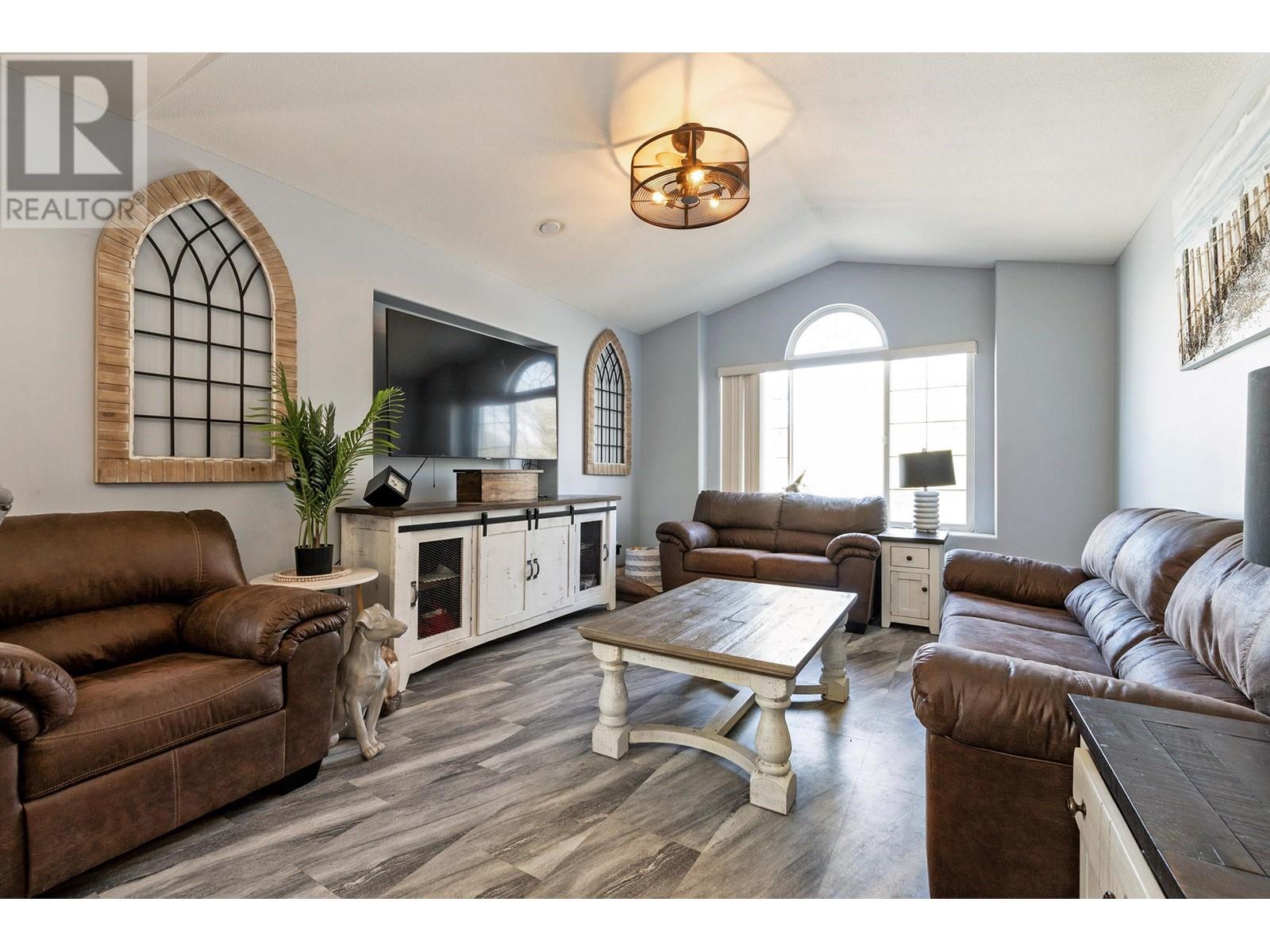 23852 118 Avenue, Maple Ridge, British Columbia  V4R 1Y9 - Photo 4 - R2868456