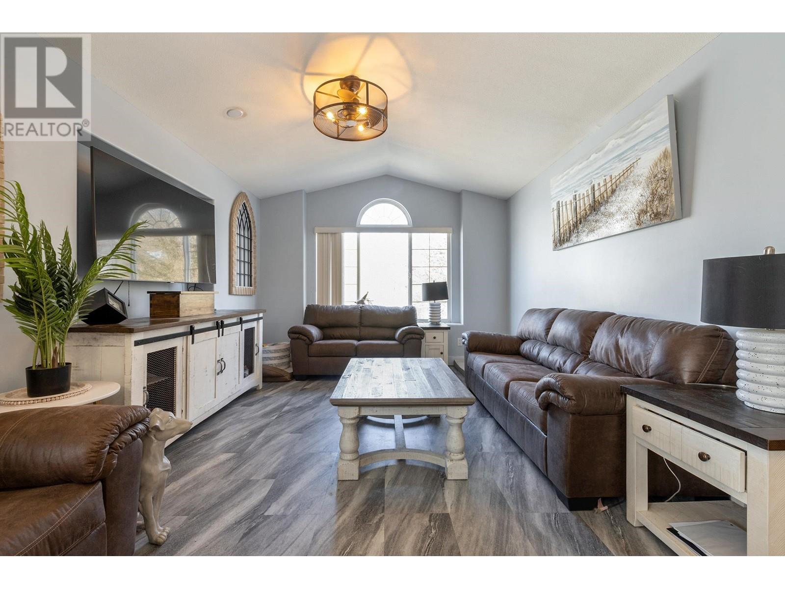 23852 118 Avenue, Maple Ridge, British Columbia  V4R 1Y9 - Photo 5 - R2868456