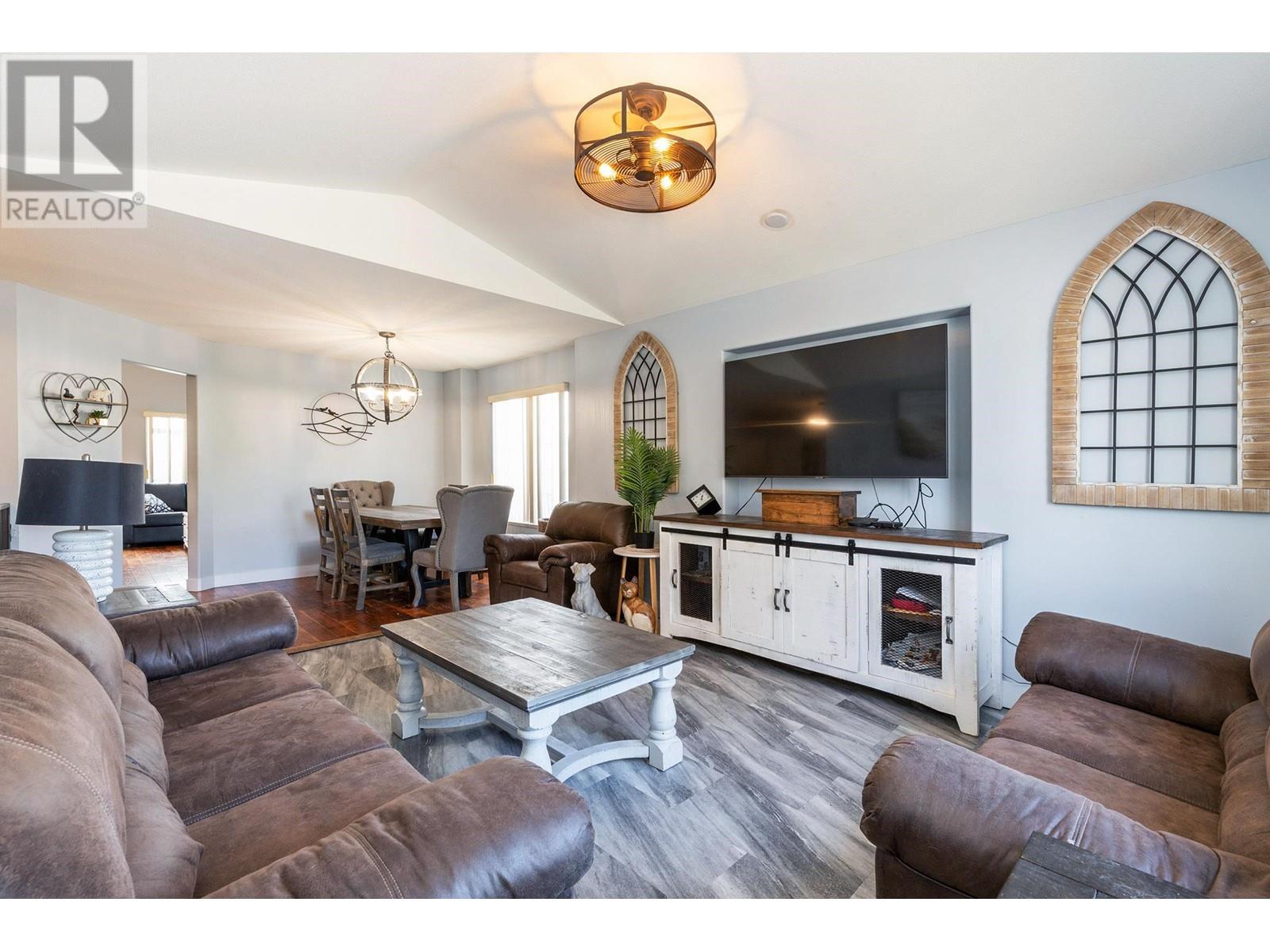 23852 118 Avenue, Maple Ridge, British Columbia  V4R 1Y9 - Photo 6 - R2868456