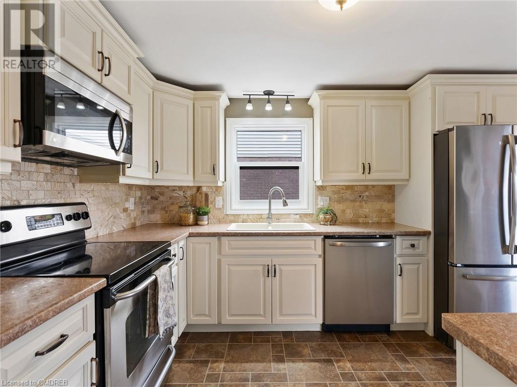 128 Stonyburn Crescent, Cambridge, Ontario  N1R 7X3 - Photo 9 - 40566916